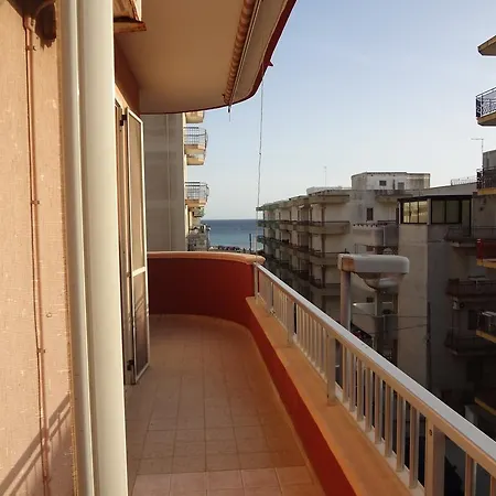 Kalos Apartment *